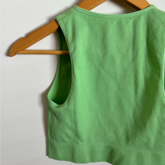 Cropped tank - Picture 6 of 8